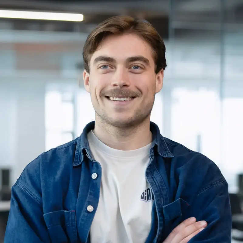 Adrian, ekonomisk förvaltare på SBC i Stockholm.